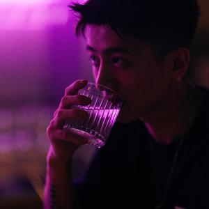 淫词艳曲激情骚麦自慰
