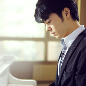 淫词艳曲激情骚麦自慰
